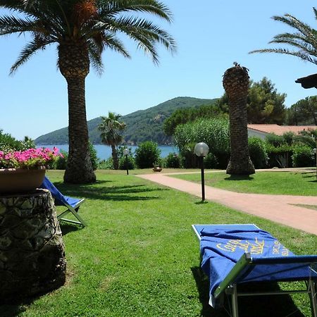 Casa Del Golfo Aparthotel Lacona Bagian luar foto