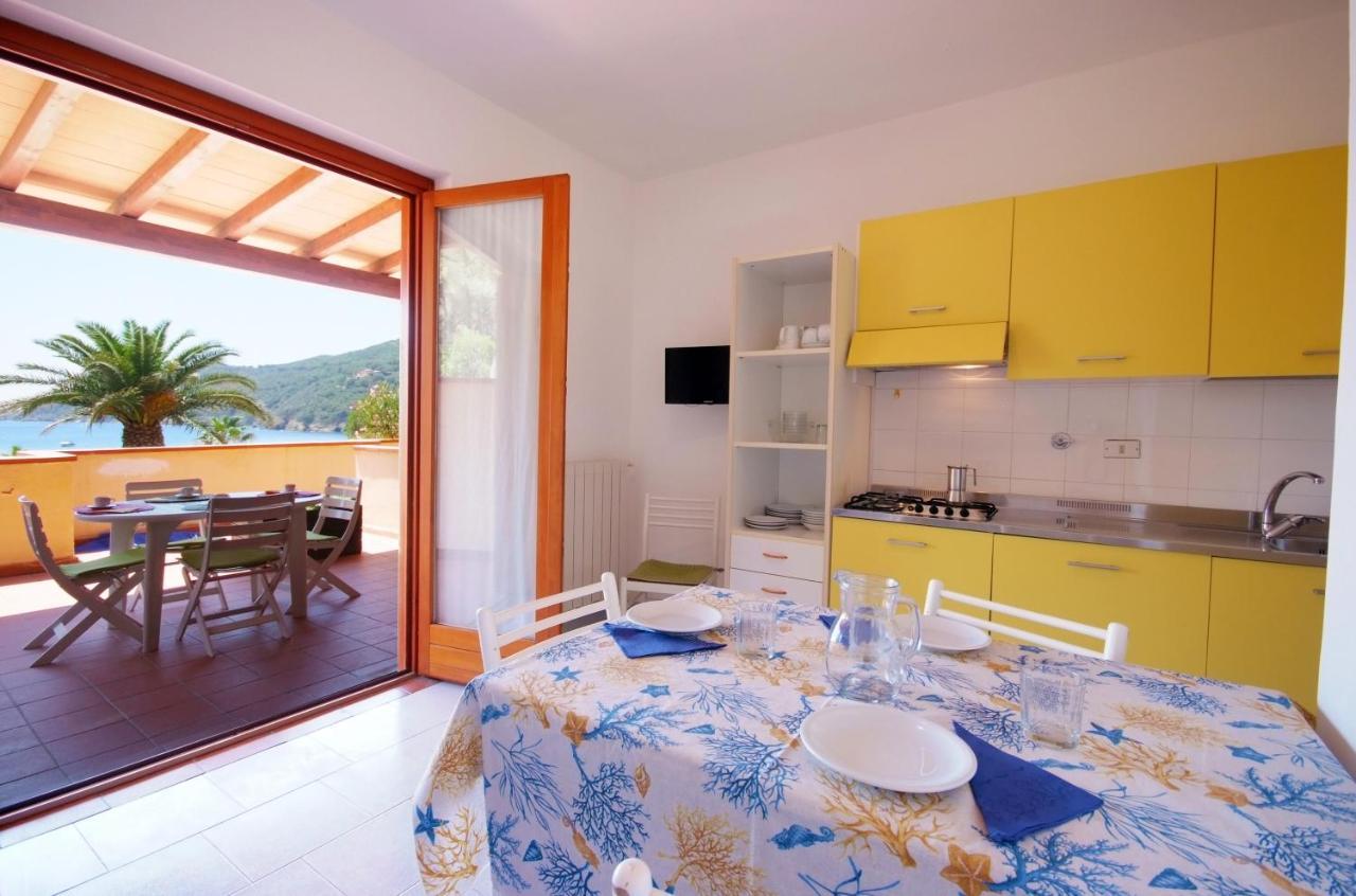 Casa Del Golfo Aparthotel Lacona Bagian luar foto