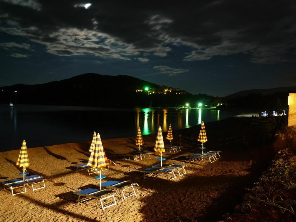 Casa Del Golfo Aparthotel Lacona Bagian luar foto