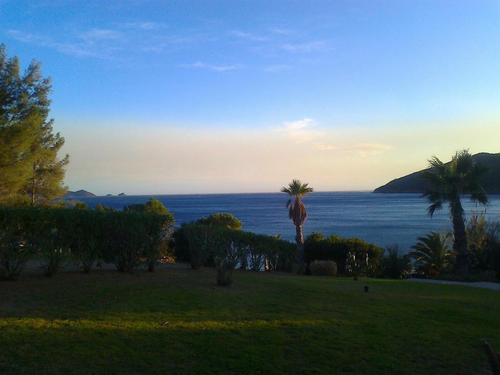 Casa Del Golfo Aparthotel Lacona Bagian luar foto