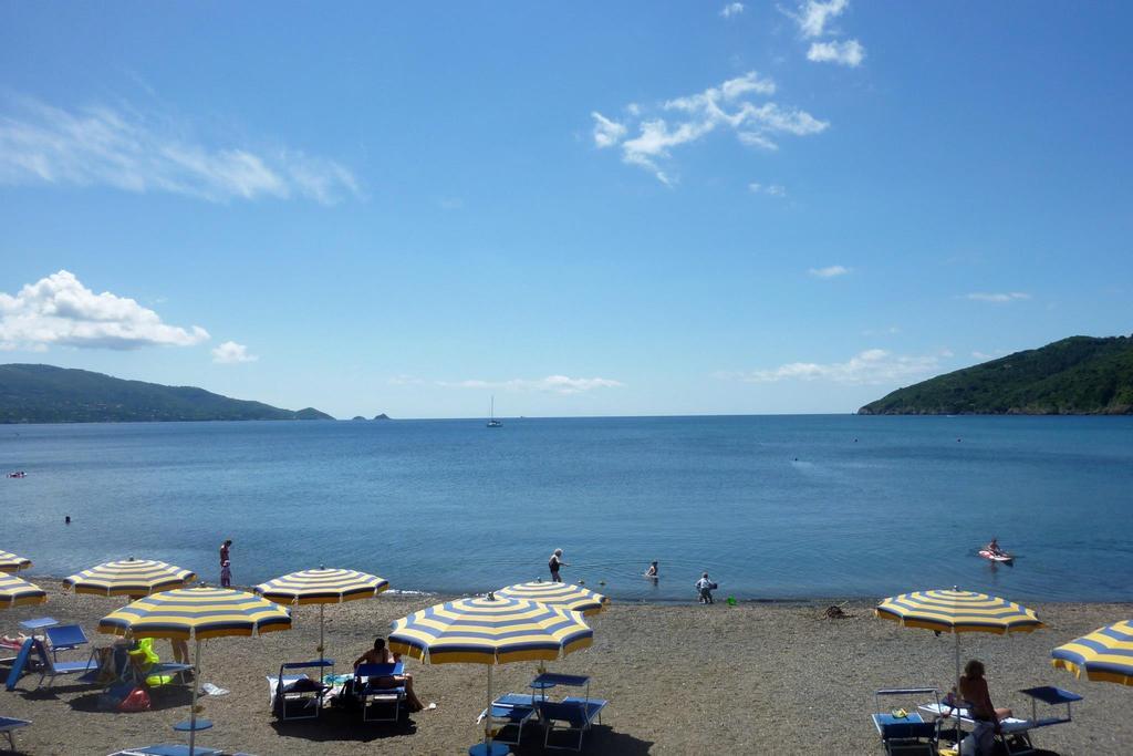 Casa Del Golfo Aparthotel Lacona Bagian luar foto