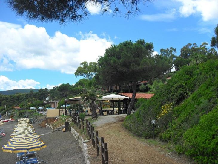 Casa Del Golfo Aparthotel Lacona Bagian luar foto
