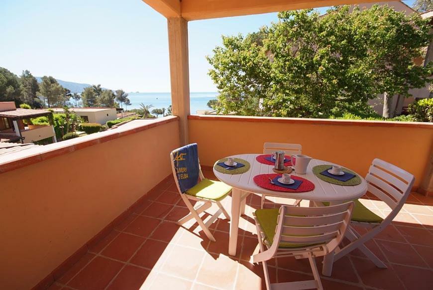 Casa Del Golfo Aparthotel Lacona Bagian luar foto
