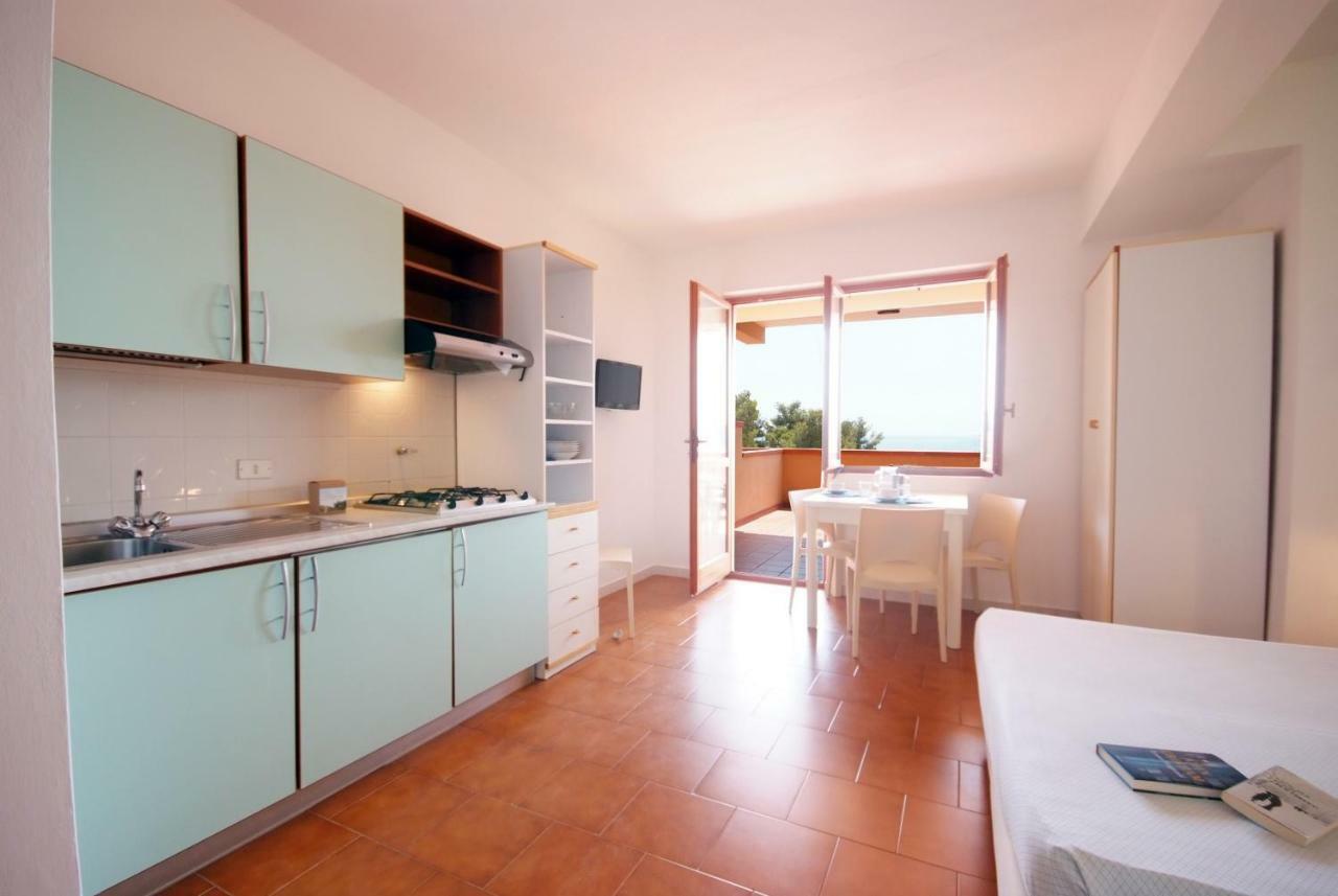 Casa Del Golfo Aparthotel Lacona Bagian luar foto