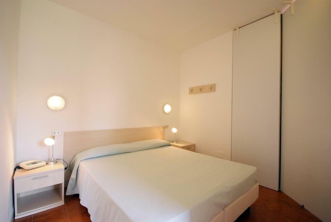 Casa Del Golfo Aparthotel Lacona Bagian luar foto