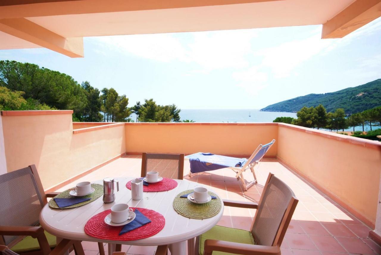 Casa Del Golfo Aparthotel Lacona Bagian luar foto